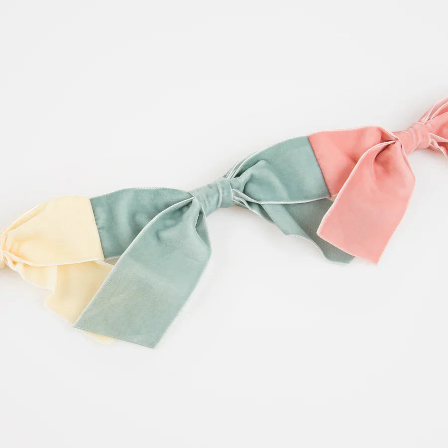 Velvet Bow Garland